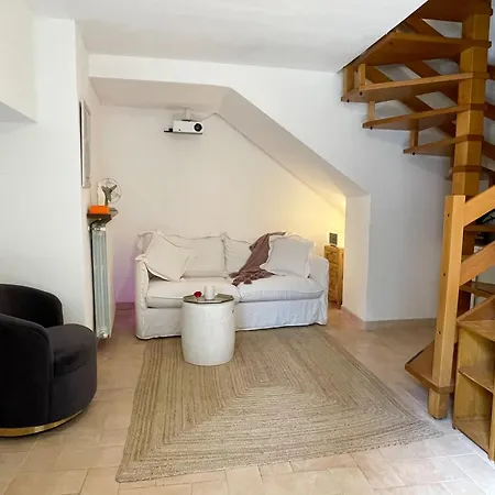 Дом отдыха Captain's Quarters - Townhouse On Maggiore *