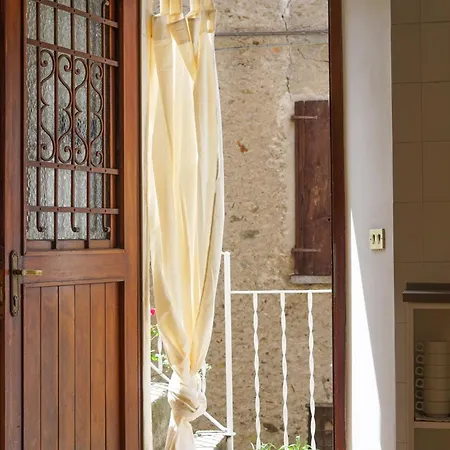 Captain's Quarters - Townhouse On Maggiore Дом отдыха