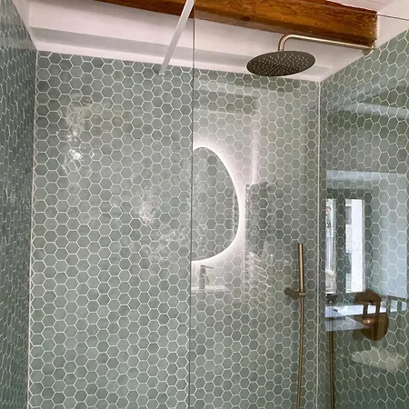 Captain's Quarters - Townhouse On Maggiore Дом отдыха Леза